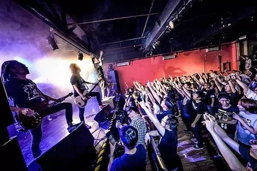 床上競(jìng)技派對(duì) 深圳站紅糖罐上步public店掀起賽事熱潮